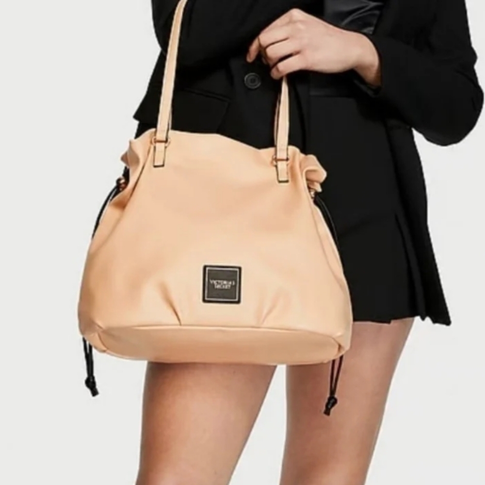 🆕️Victoria secret tote bag